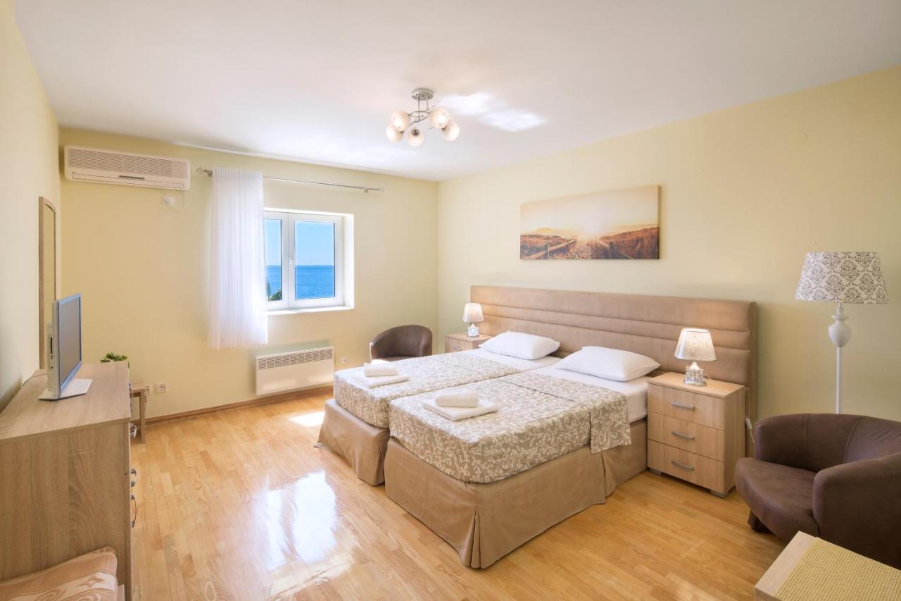 Family Apartment With Sea View Sveti Stefan ブドヴァ エクステリア 写真